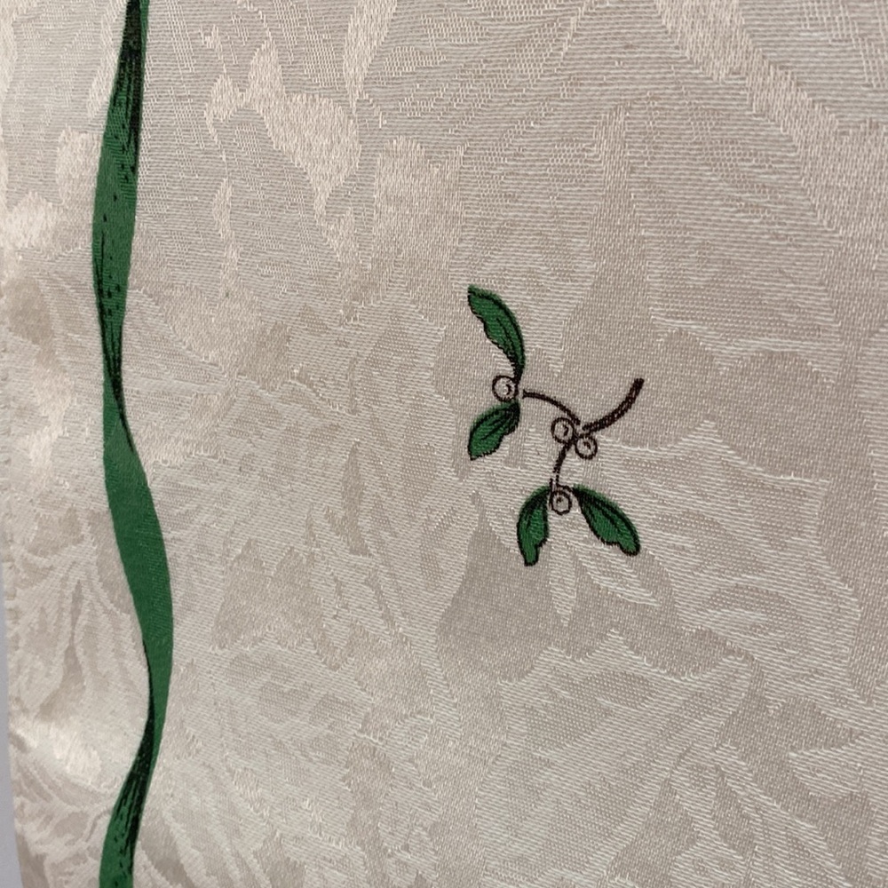 Spode Christmas Tree Table Runner - Picture 5 of 10